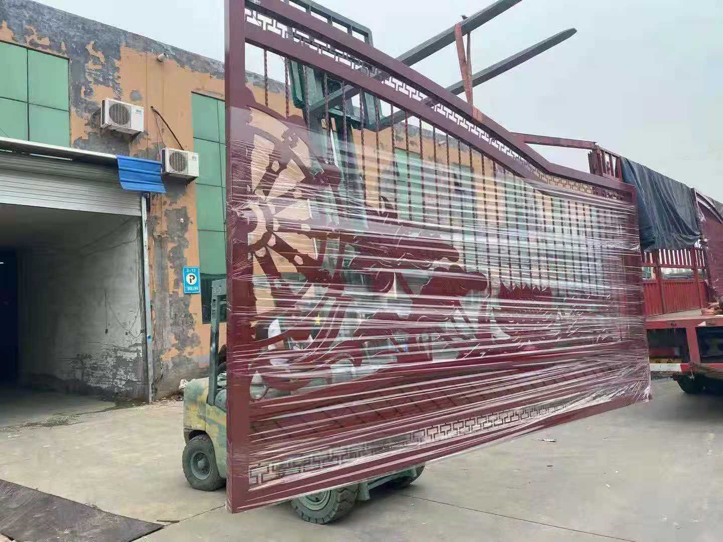 Outdoor Metal Gate Galvanized steel gate Wrought iron gate Garden gate