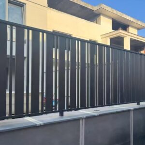 Lightweight yet Strong Aluminum Fence Modern Style Outdoor Rustless Anti-pest Vertical Backyard Decoration Aluminum Fence Panels